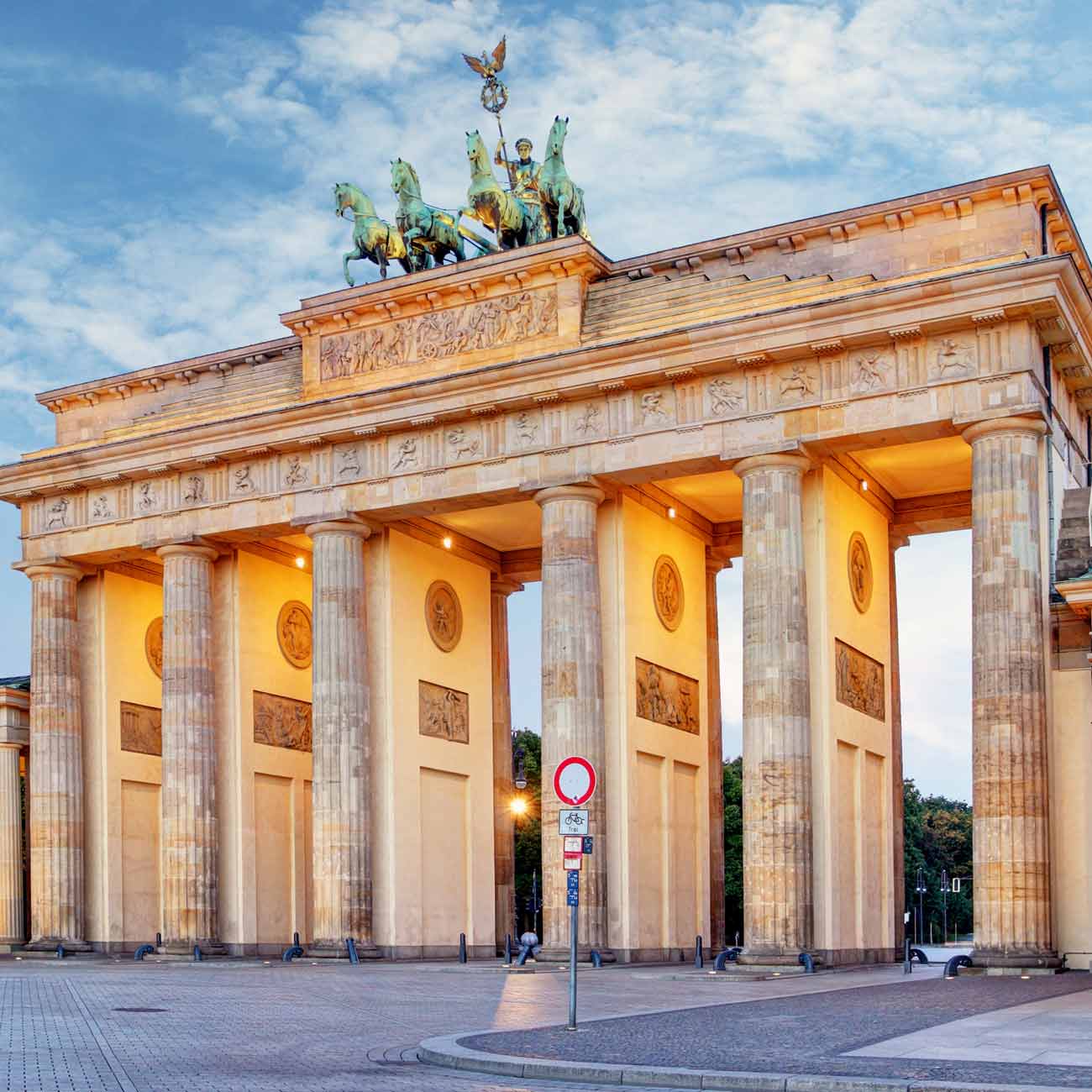 Brandenburggate in Berlin by night