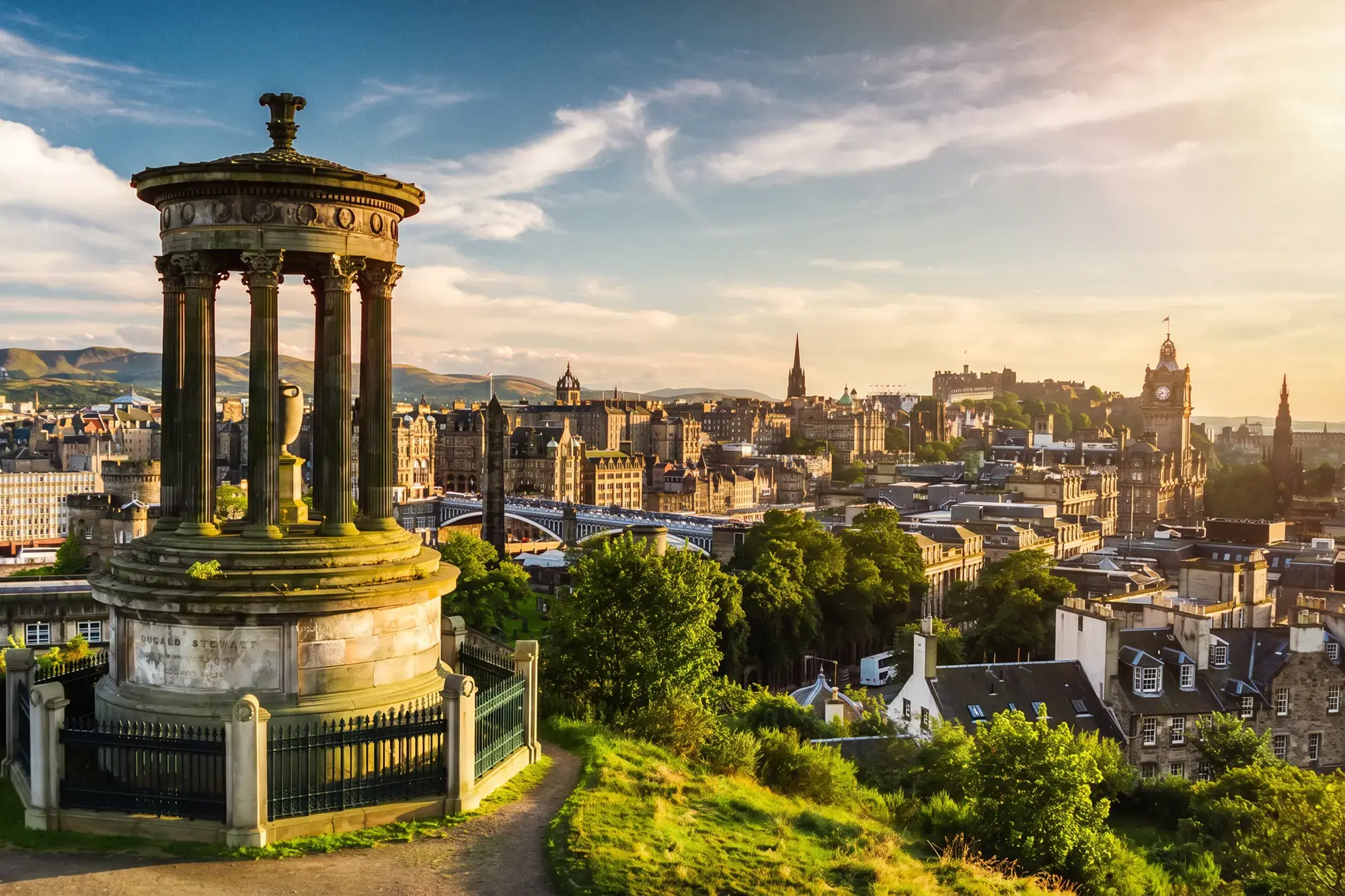 day-hero-city-view-edinburgh-scotland.webp