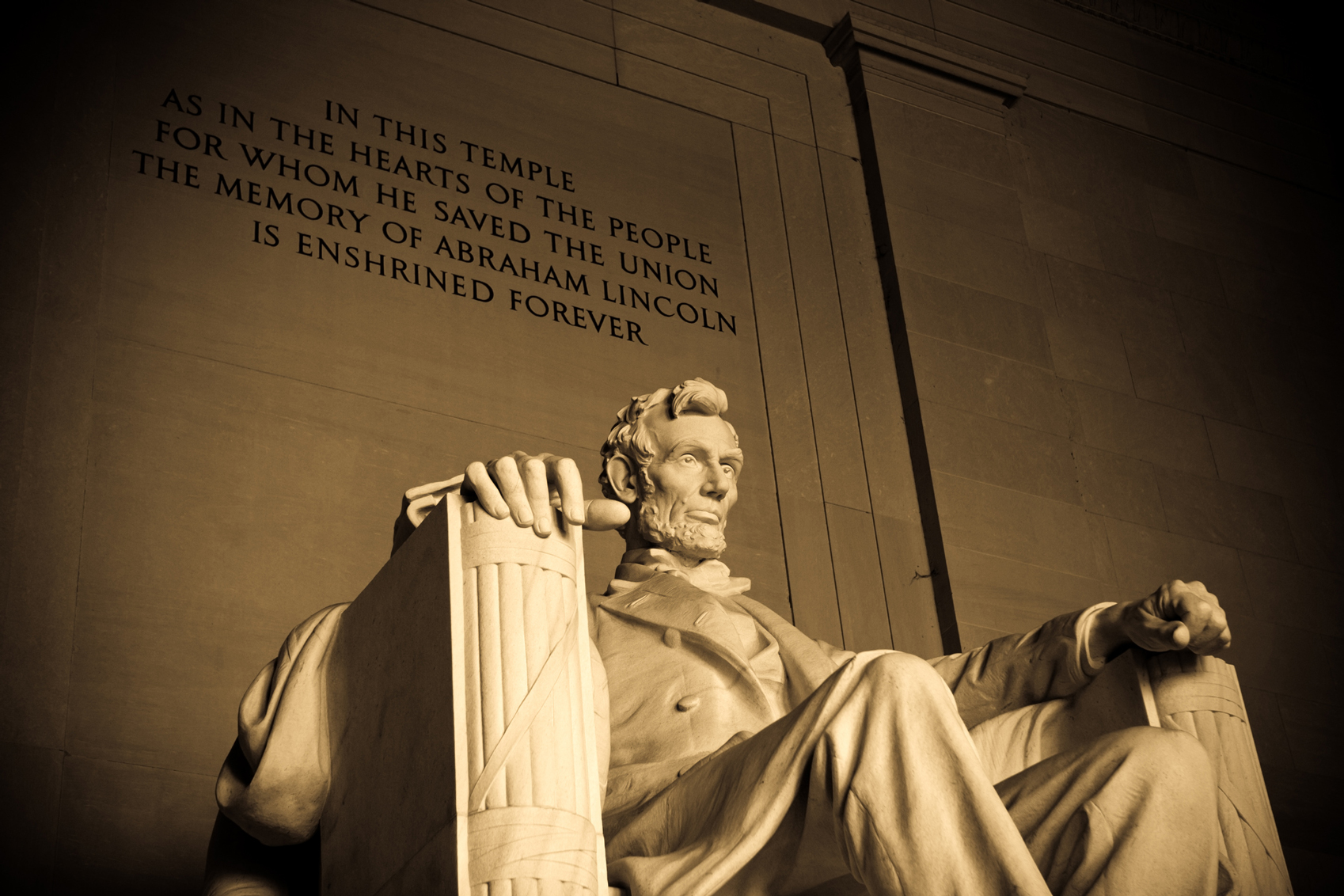 TripAdvisor Top 25 Landmarks Lincoln-Memorial-www.istockphoto.comgbphotolincoln-memorial-gm183890041-16601354-diane39