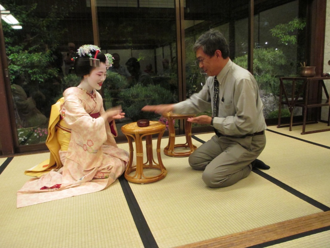 Having a game with Maiko