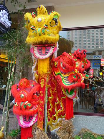 Vietnamese New Year dragons Used under creative commons licence reference: amasc