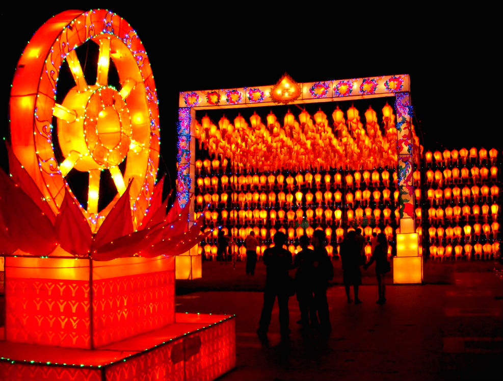 Floats at Yi Peng in Chiang Mai