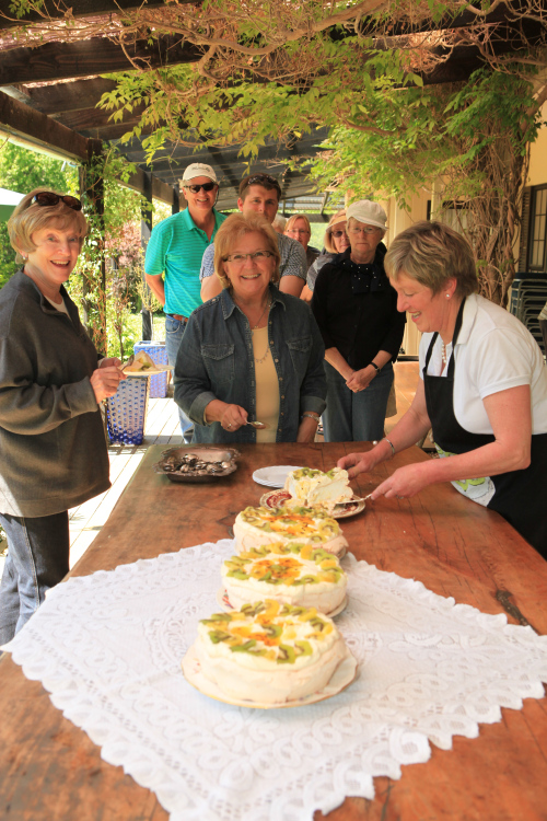 Angie and her pavlovas