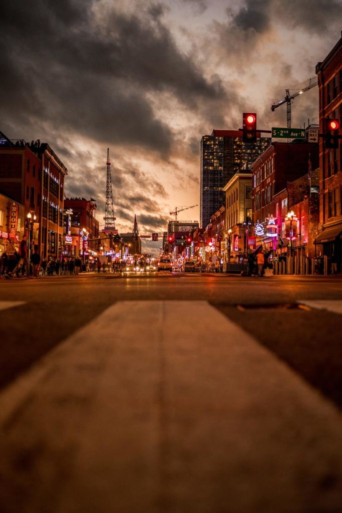 48-hours-in-nashville-broadway-tennessee