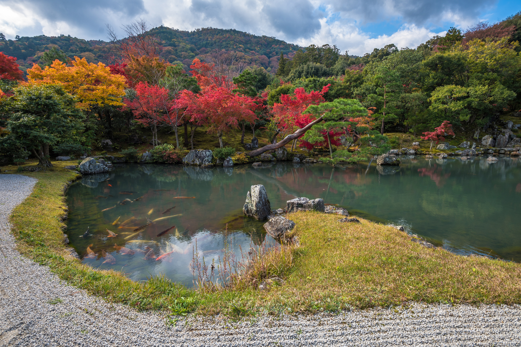 spiritual japan Arashiyama-www.istockphoto.comgbphototenryu-ji-garden-in-fall-arashiyama-kyoto-japan-gm473665906-63856051-javarman3