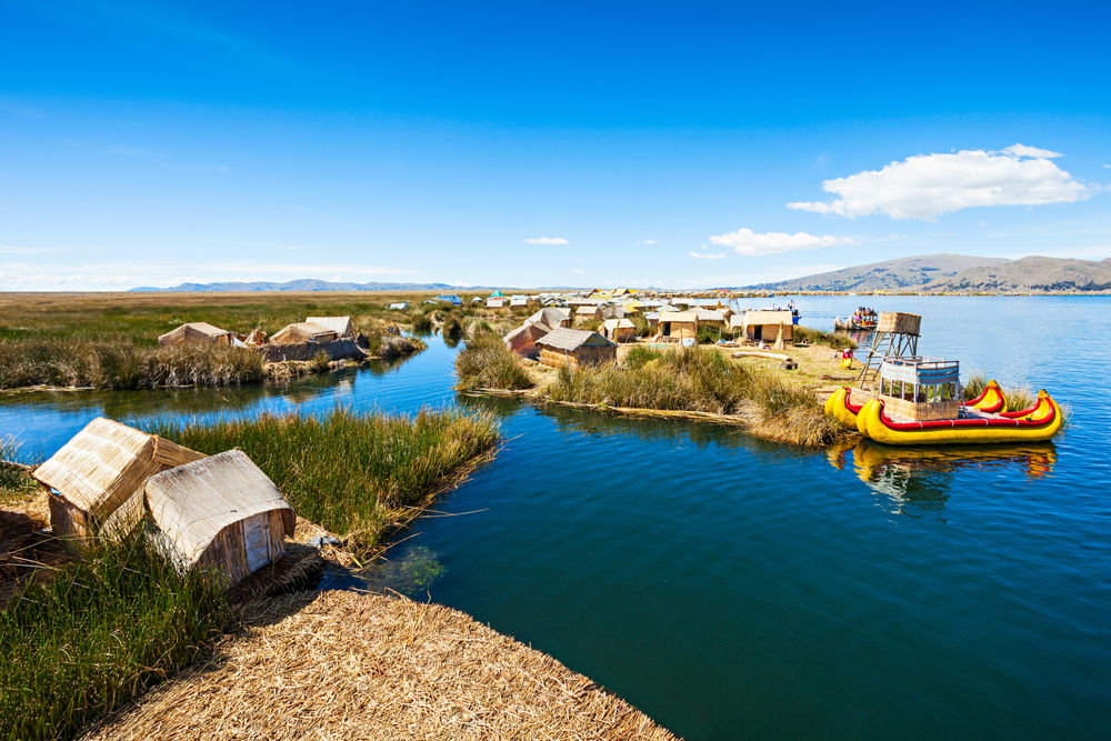 Amazing natural wonders Lake-Titicaca-www.istockphoto.comgbphototiticaca-lake-gm516037196-88795409-saiko3p