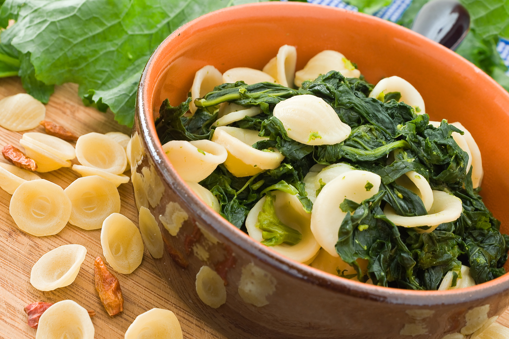 Italian recipes Oricchiette-www.istockphoto.comgbphotoorecchiette-with-turnip-tops-gm139550746-19340395-milla1974