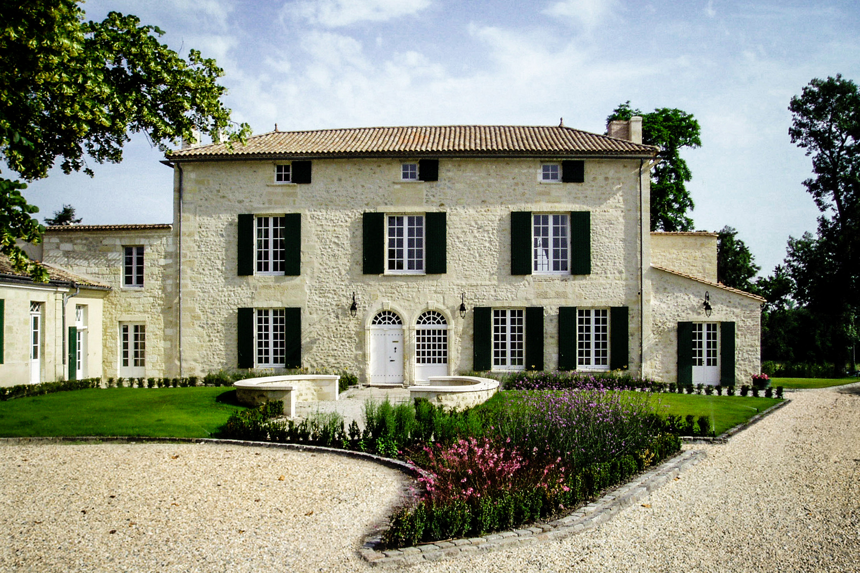 Guide to Bordeaux wine ch-d'Angludet-façade1CREDIT-Berry-Bros