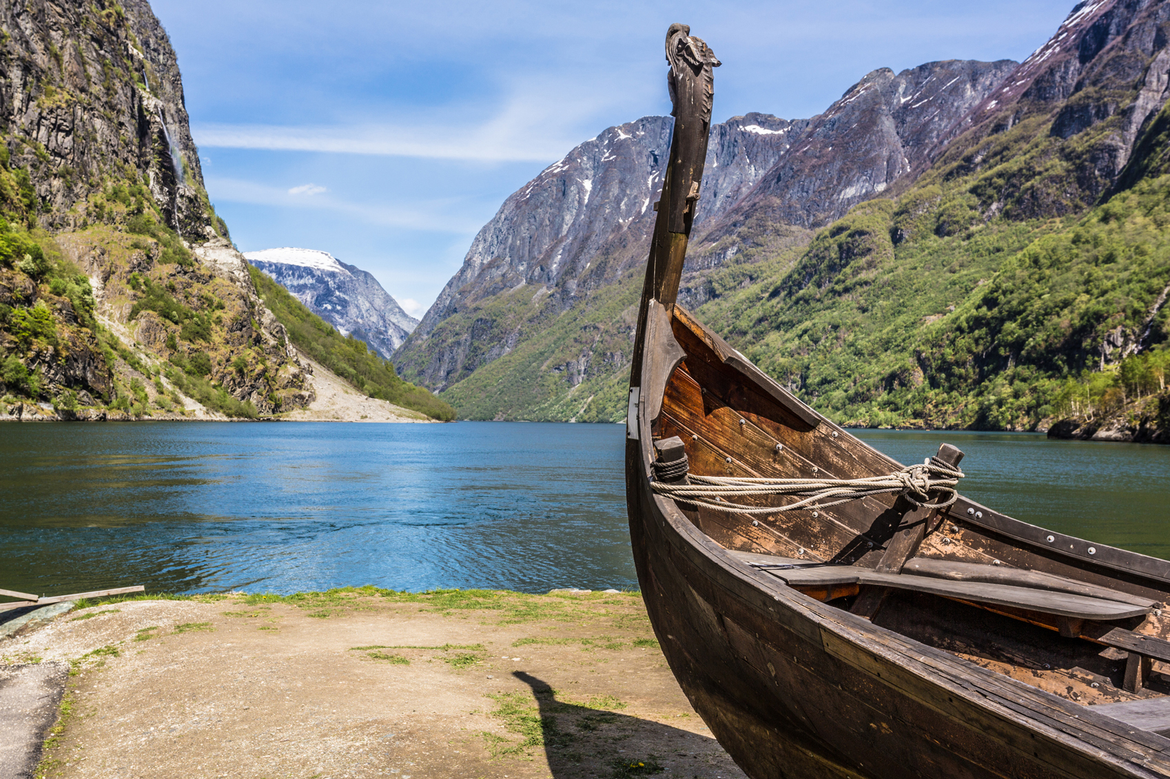 Travel experience Fjord-www.istockphoto.comgbphotoviking-drakkar-in-a-fjord-in-norway-gm583735528-99889809-Asian-Dream