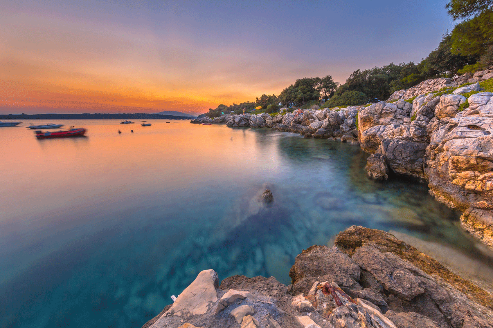 Brochure Sunset-Over-Croatia-www.istockphoto.com_gb_photo_colorful-sunset-over-the-rocky-coast-of-croatia-gm626692770-110796373-CreativeNature_nl