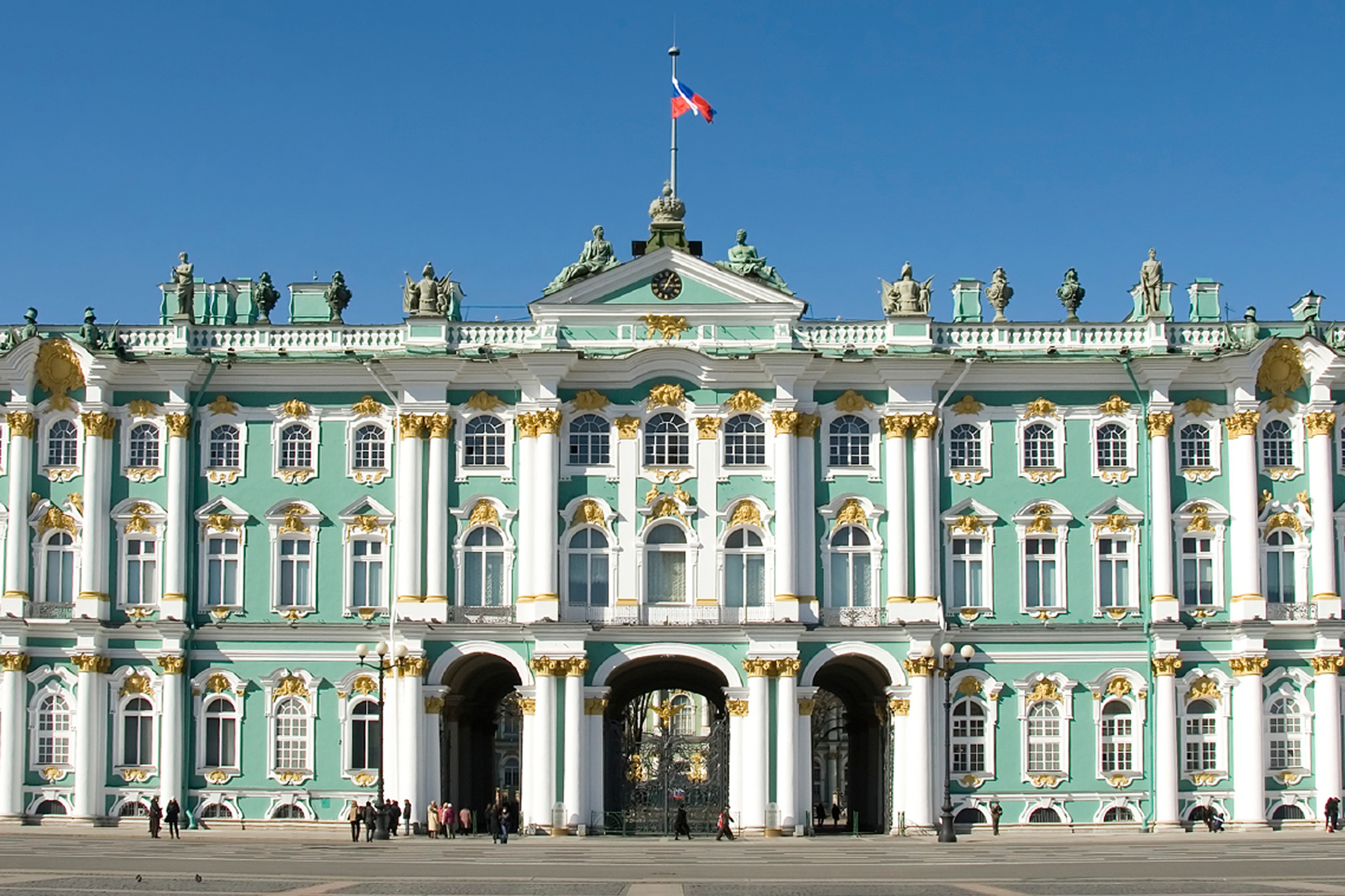 Brochure The-Hermitage-Winter-Palace_credit-iStock-photographer-BrianRaisbeck