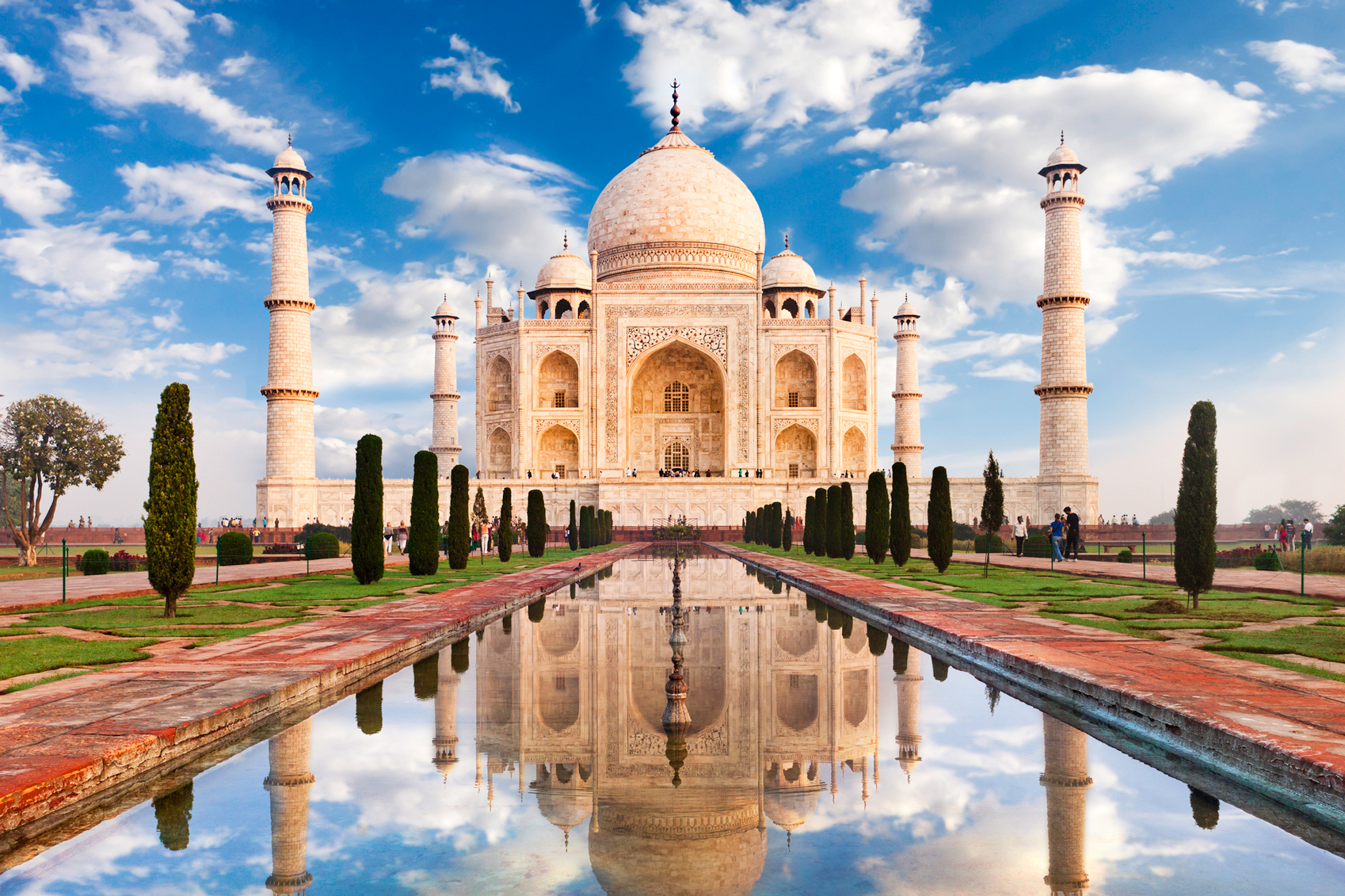 Black Friday Travel Offers Taj-Mahal-Sunrise-www.istockphoto.com_gb_photo_taj-mahal-sunrise-gm155096944-18106264-adamkaz
