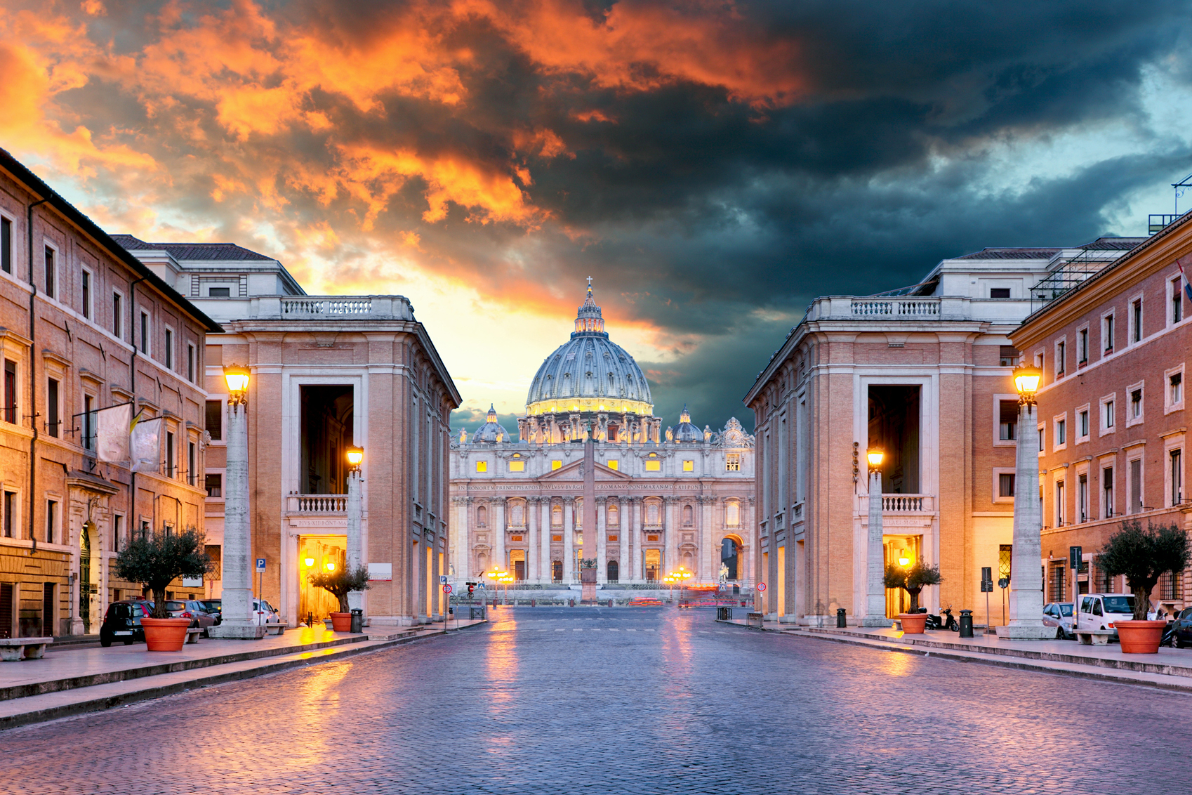 Sights in Italy Vatican-Rome-www.istockphoto.comgbphotovatican-rome-conciliazione-street-gm545788190-98482865-TomasSereda