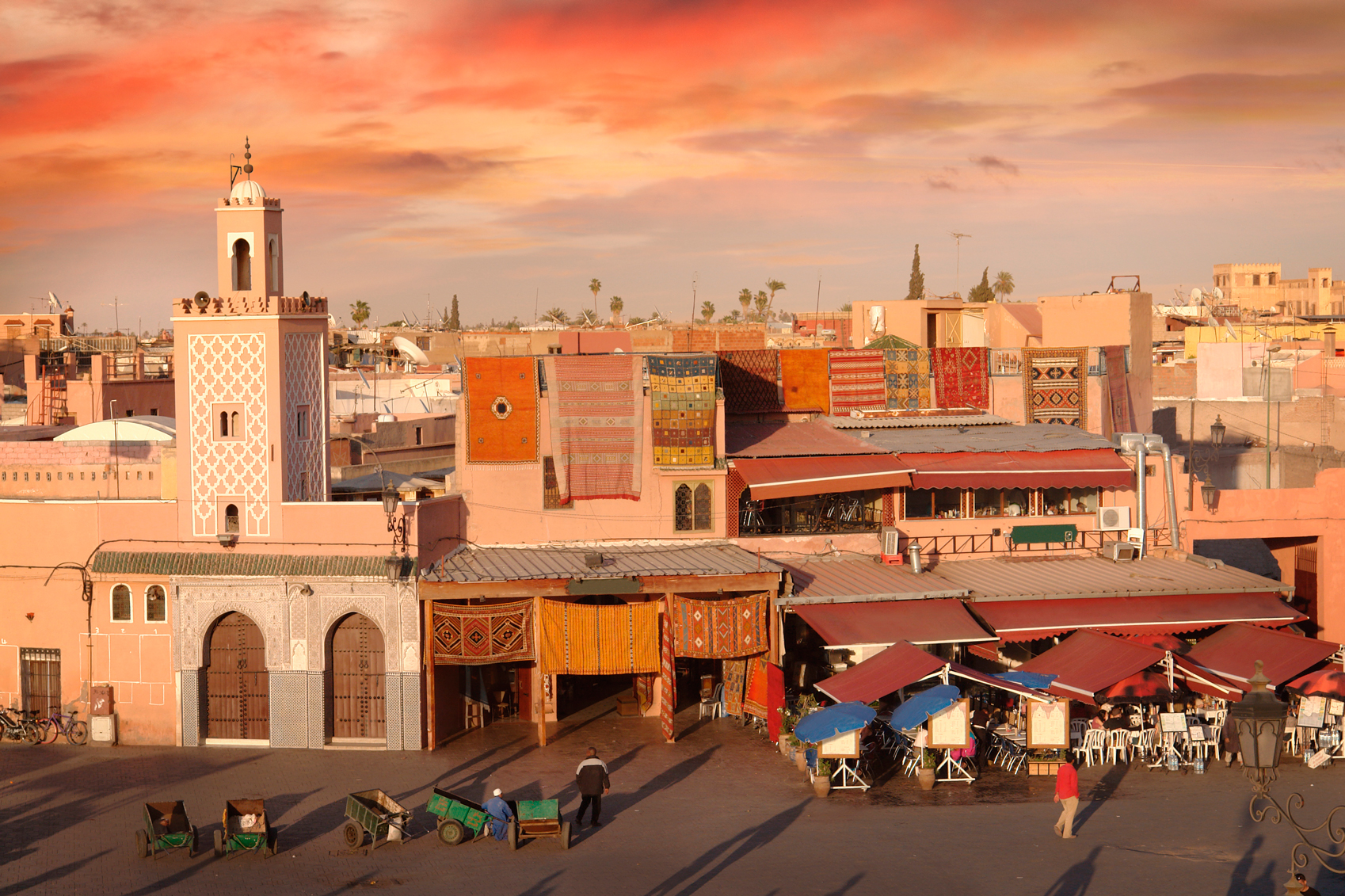Djemaa el Fna Square, Marrakesh at sunset