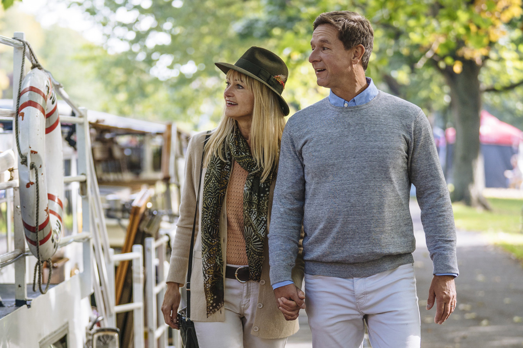 A couple exploring the Grand Canal in Dublin