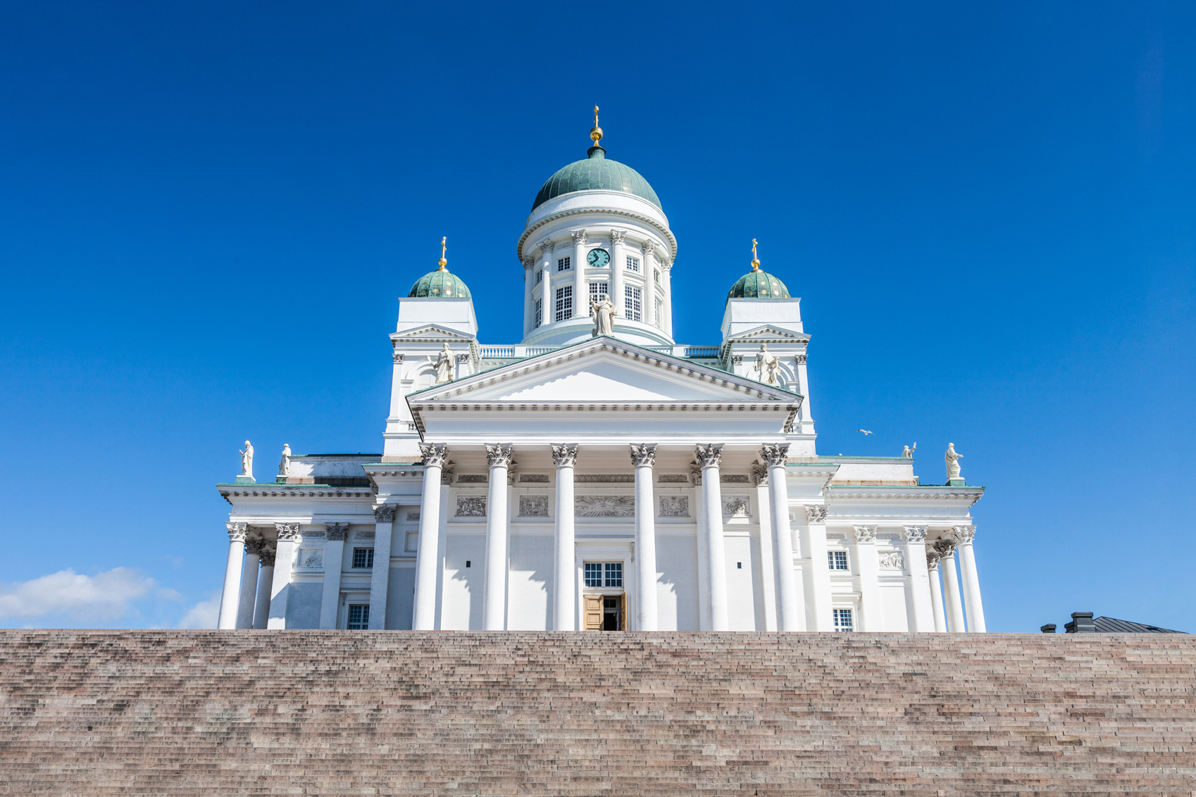 HelsinkiRS9993_Finland-HelsinkiCathedral-2016-r-181050990-OldTimeElegance