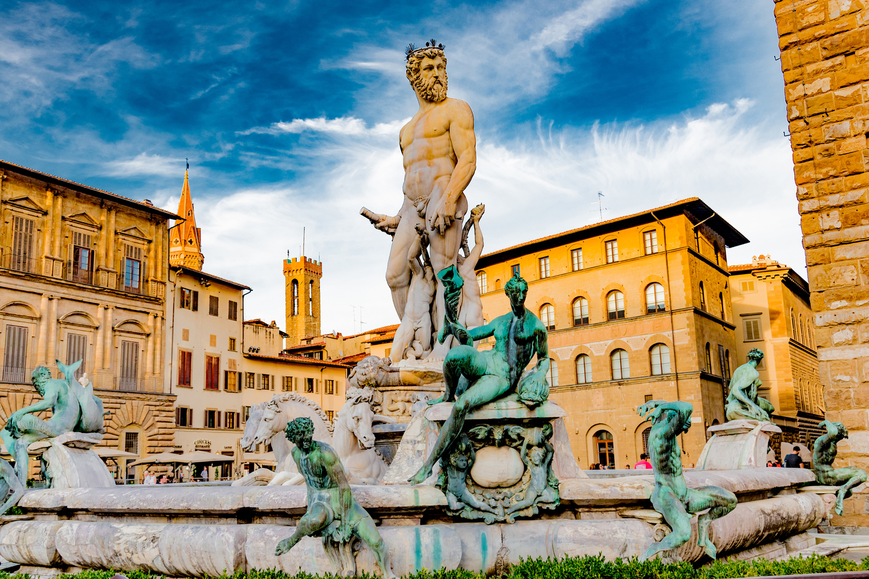 Guide to Florence Florence-main-square-www.istockphoto.com_gb_photo_view-of-the-main-square-in-florence-gm647865662-117714023-Diego-Mariottini