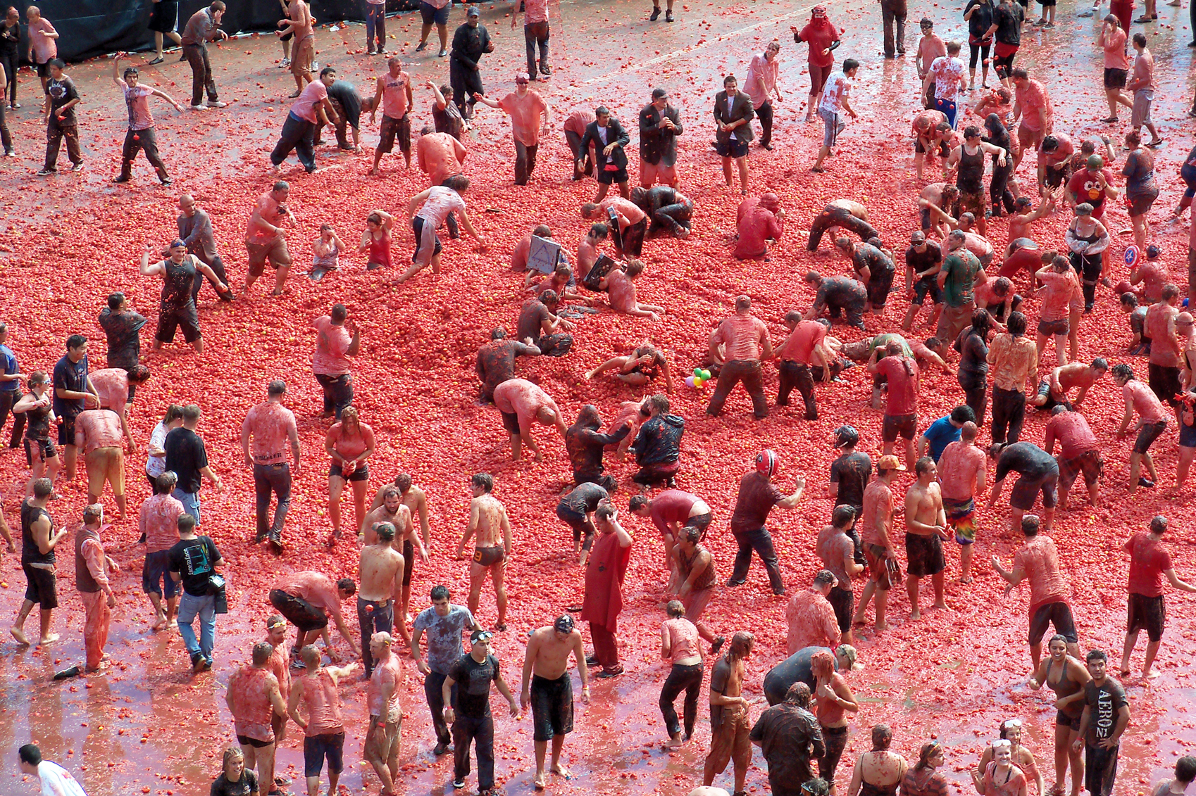 colourful festivals Tomatina-©-Flickr_MikeJamieson(1950)-creativecommons.org_licenses_by-sa_2