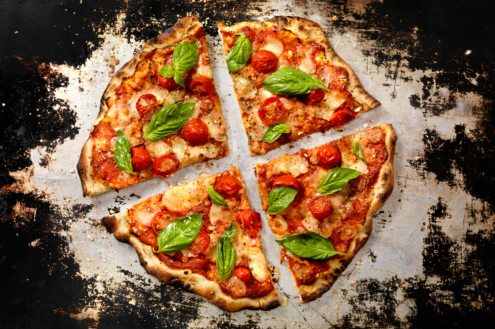 Colourful foods oven-margherita-pizza-www.istockphoto.com_gb_photo_forno-oven-pizza-margherita-pizza-gm477227352-67020699-LauriPatterson