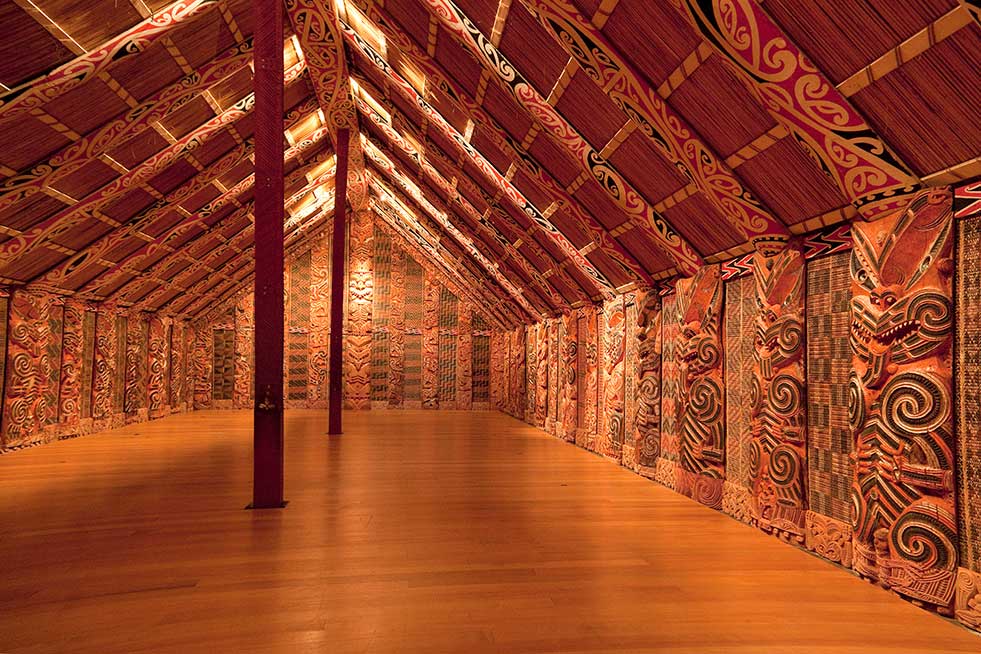 maori meeting house carvings