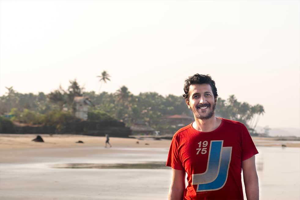 Soul travel Ravi india beach