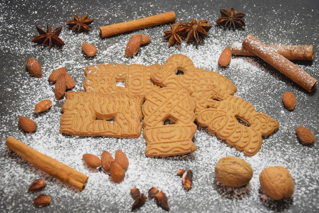 speculaas (spicy biscuit)
