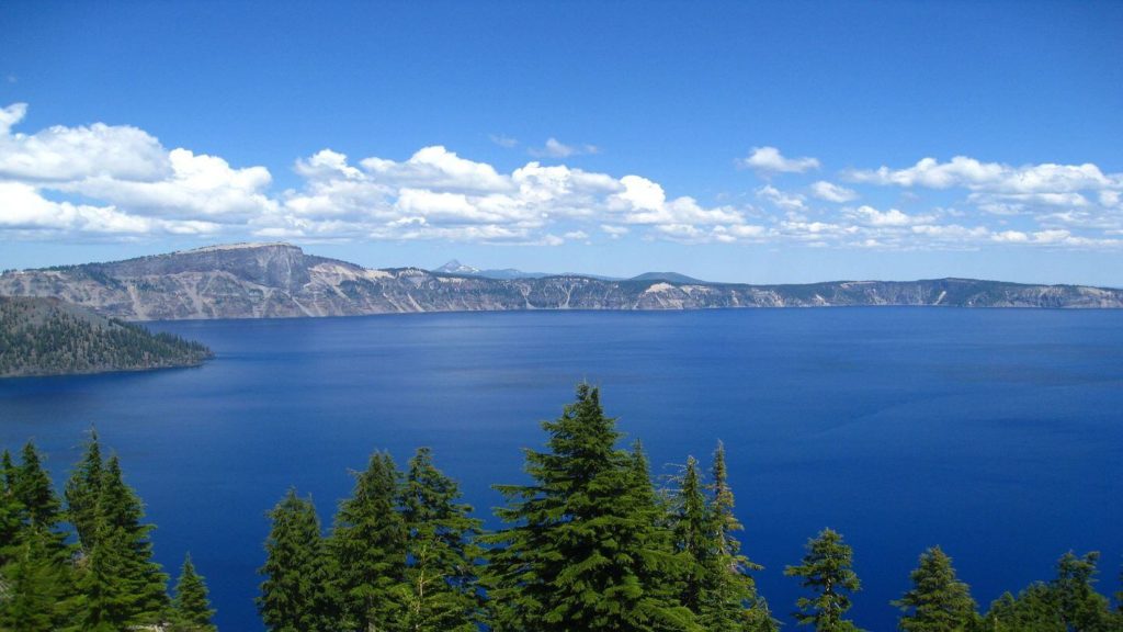 classic blue water crater lake oregon usa