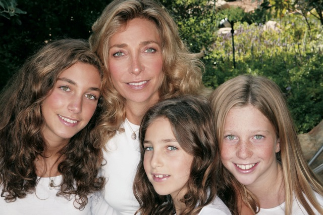 Vicki Tollman with her daughters