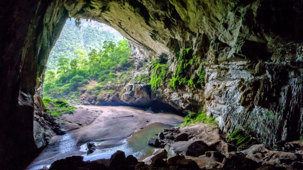 hang son doong cave vietnam