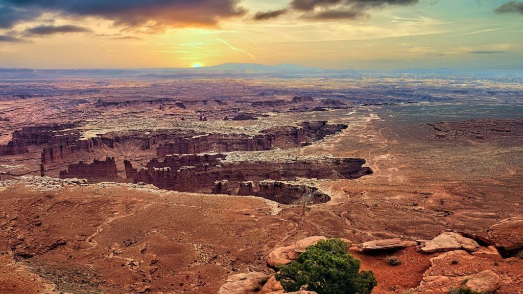 Explore one of the best hikes in the world at this Utah national park, where you can experience breathtaking views and hike over 10,000 steps a day.