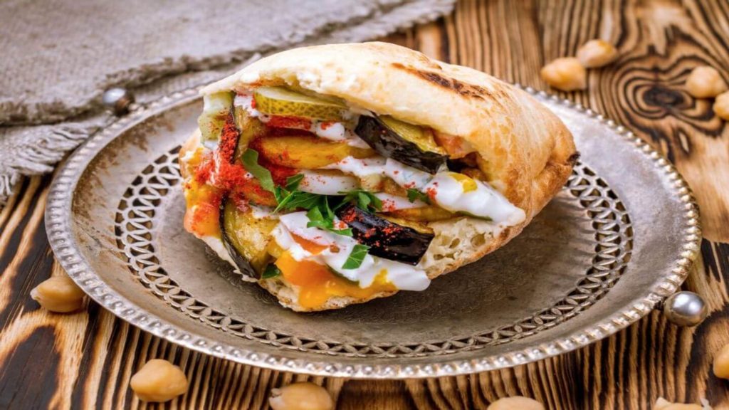 sabich Israeli sandwich Middle Eastern food