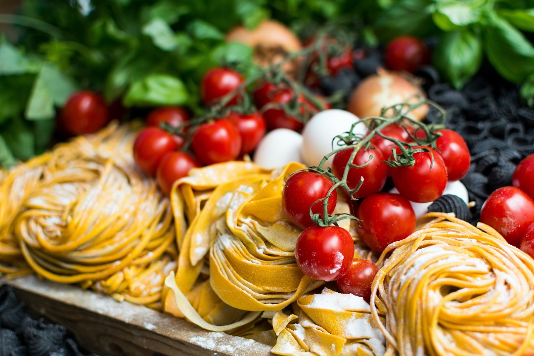 pasta and tomatoes
