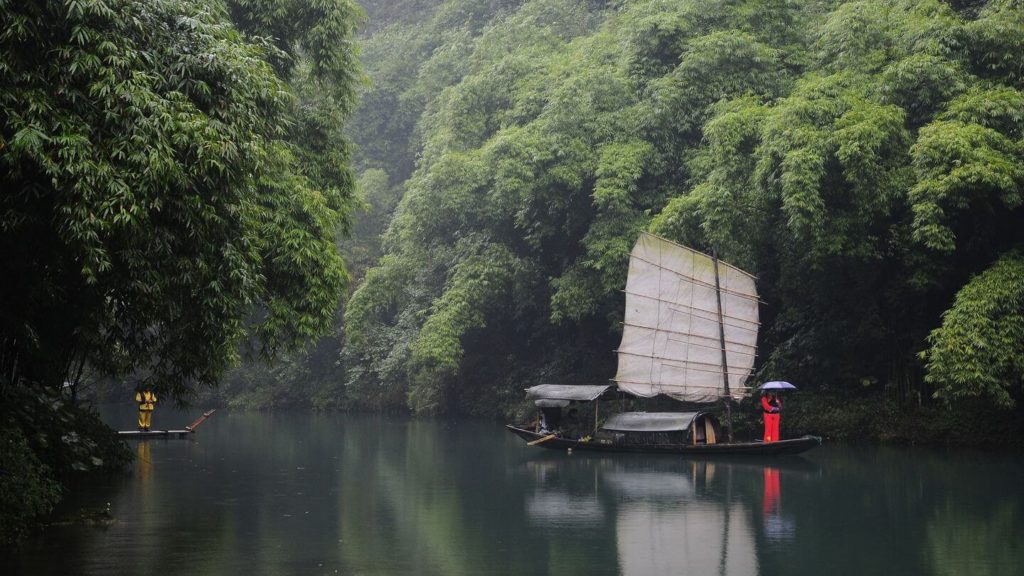 sail boat Three Gorges Yangtze river cruise China