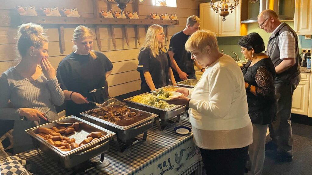 Be My Guest with the Family Pauw