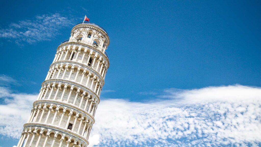 Image of the Leaning Tower of Pisa against a blue sky