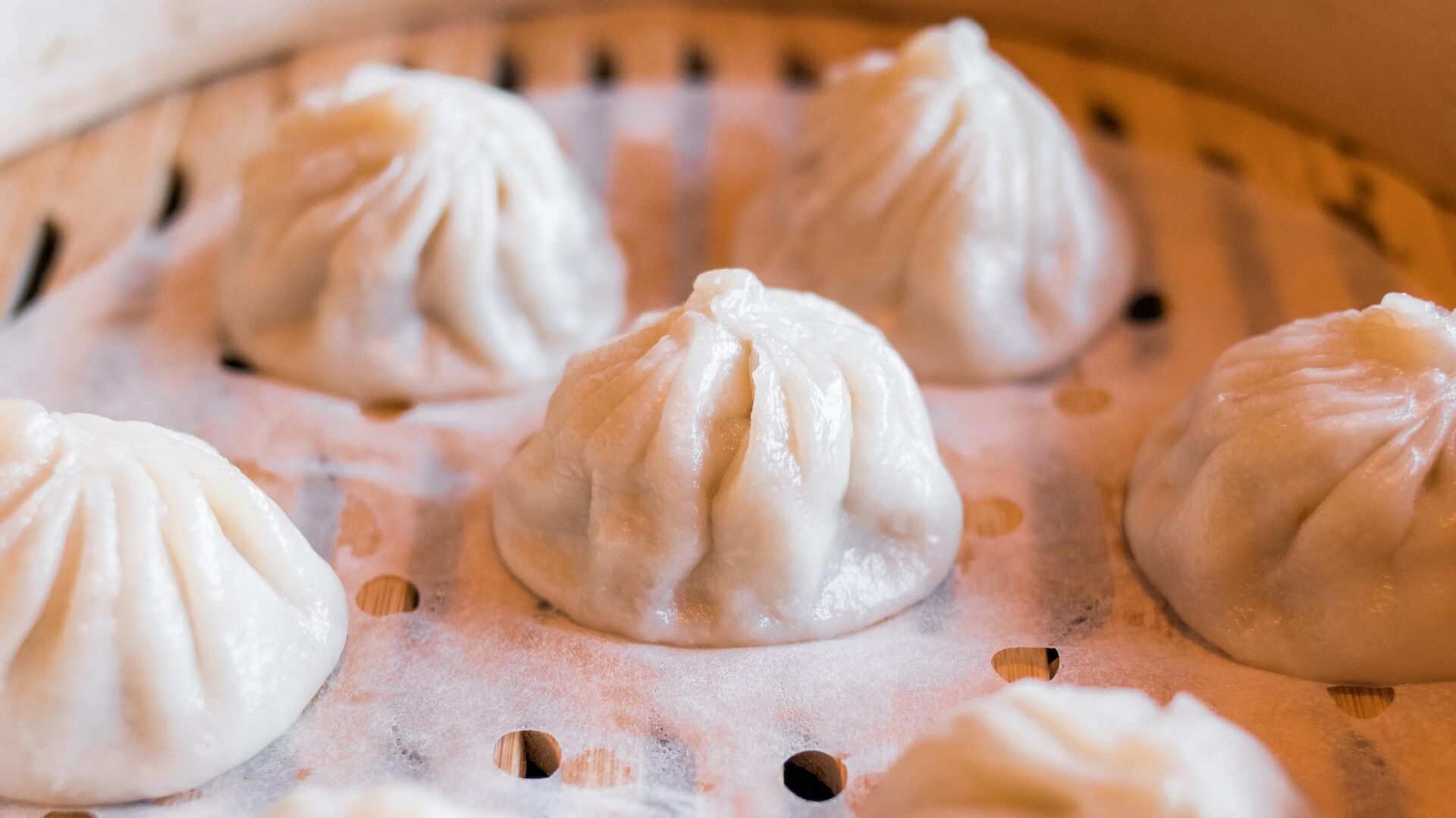 Chinese dumplings in bamboo steamer