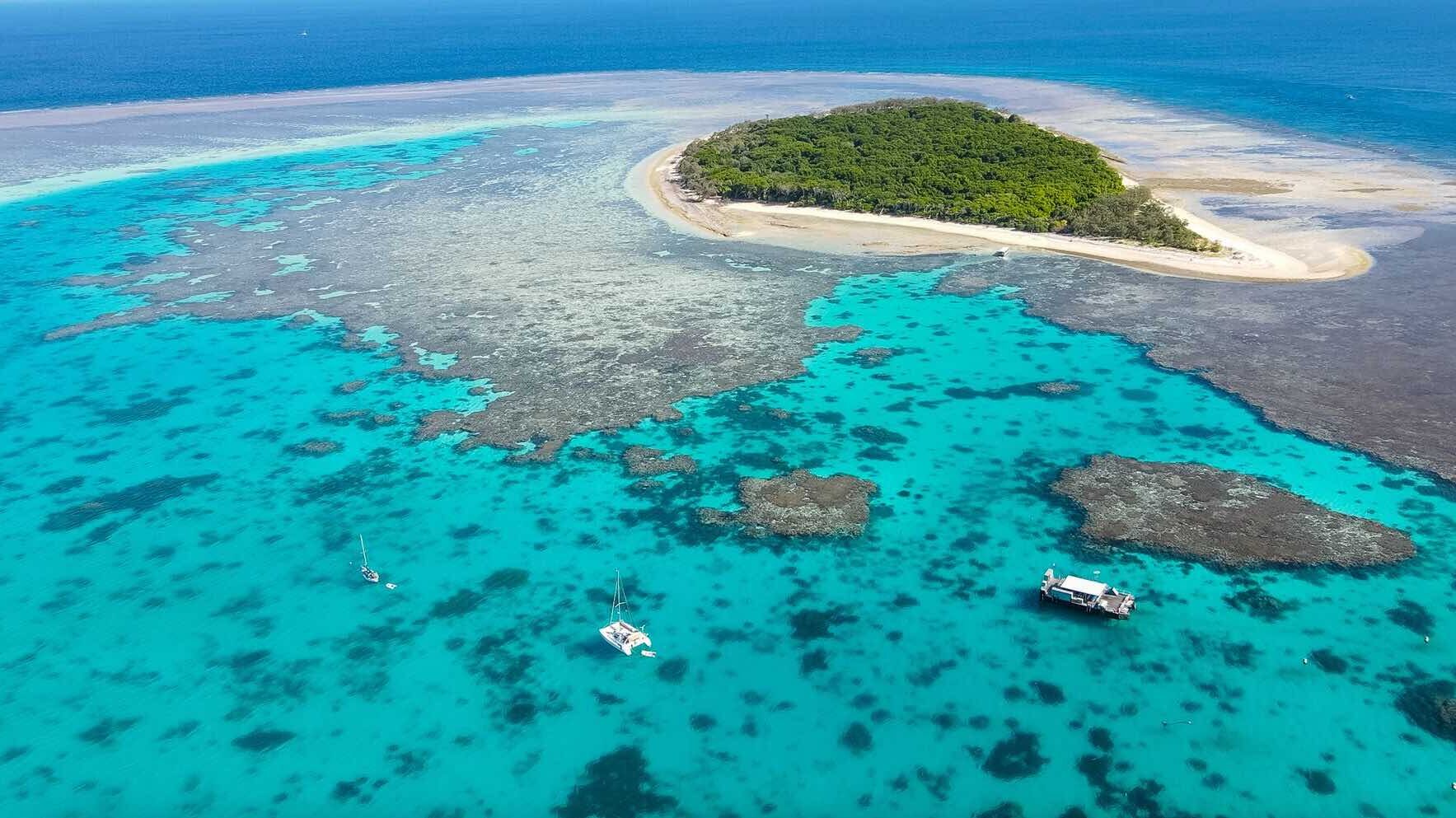 Aerial view of lady Musgrave island and the great barrier reef, queensland, Australia
