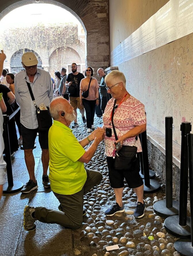Diane's fiancé proposed under Juliette's balcony in Verona