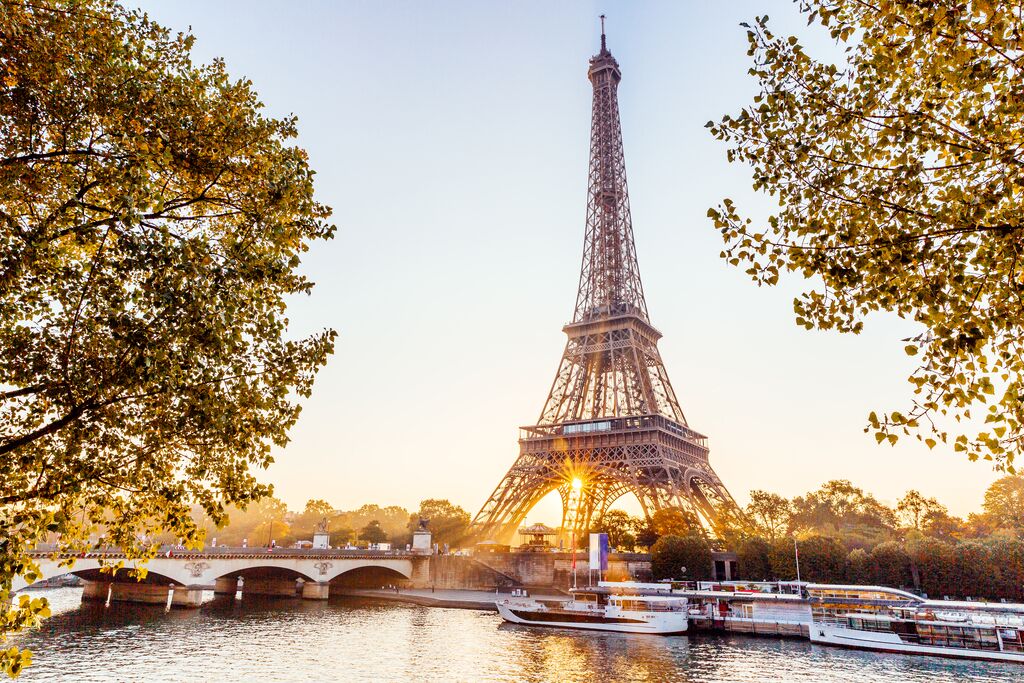 Image of the Eiffel tower with sunset behind 