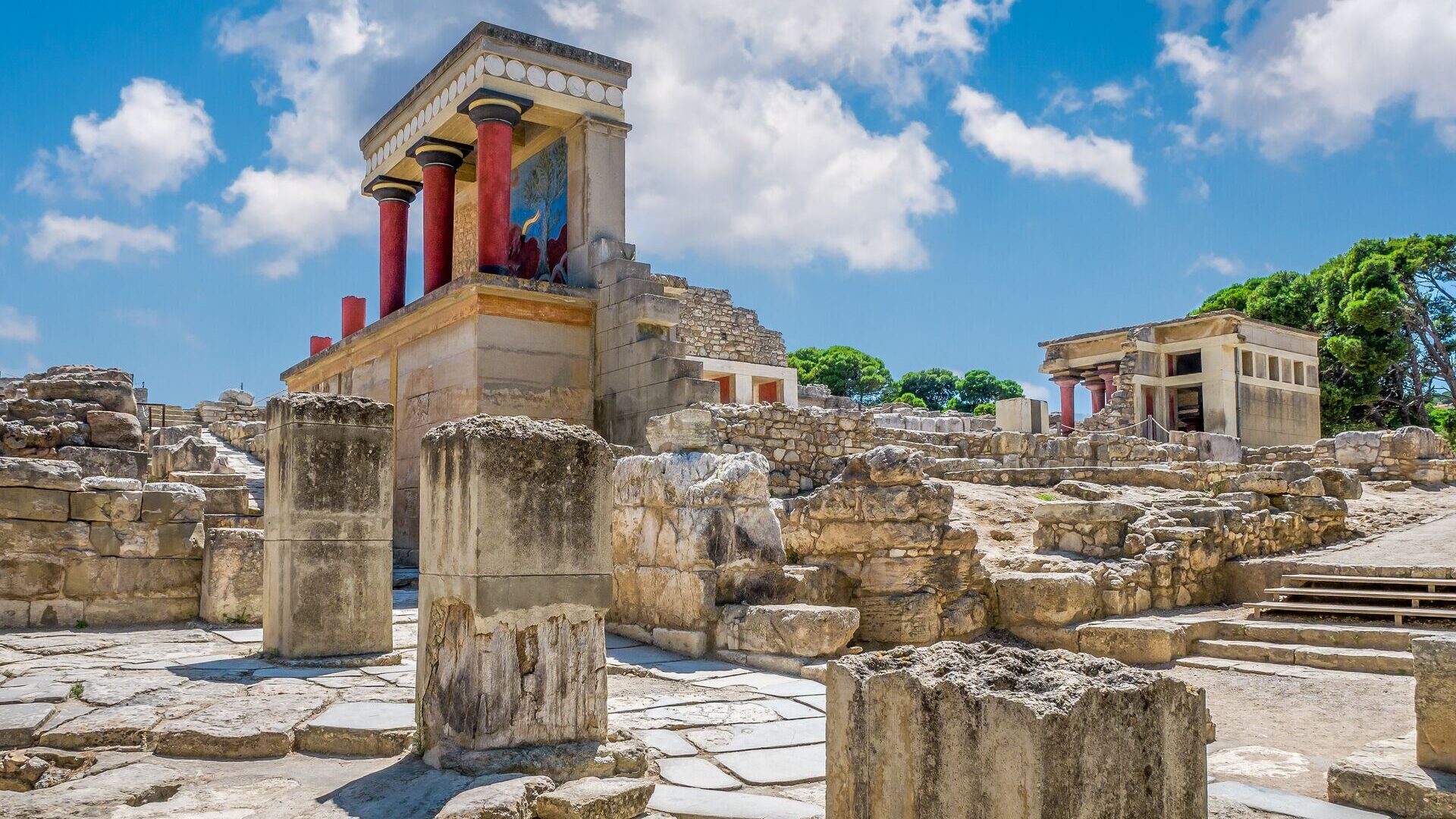 knossos palace in crete