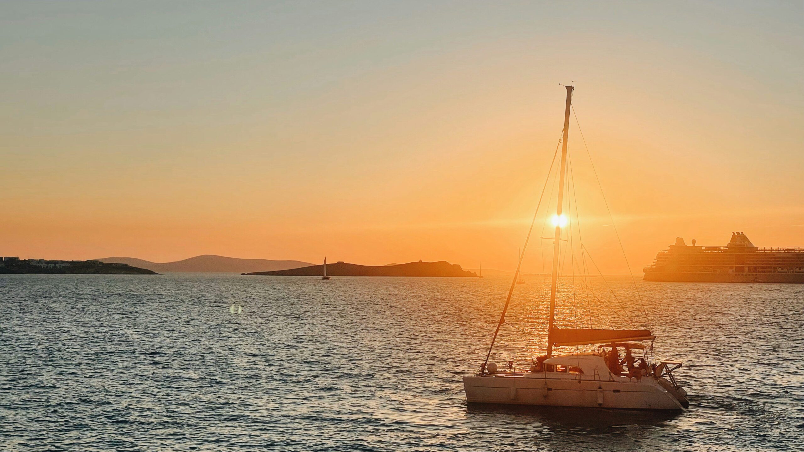 mykonos sunset boat
