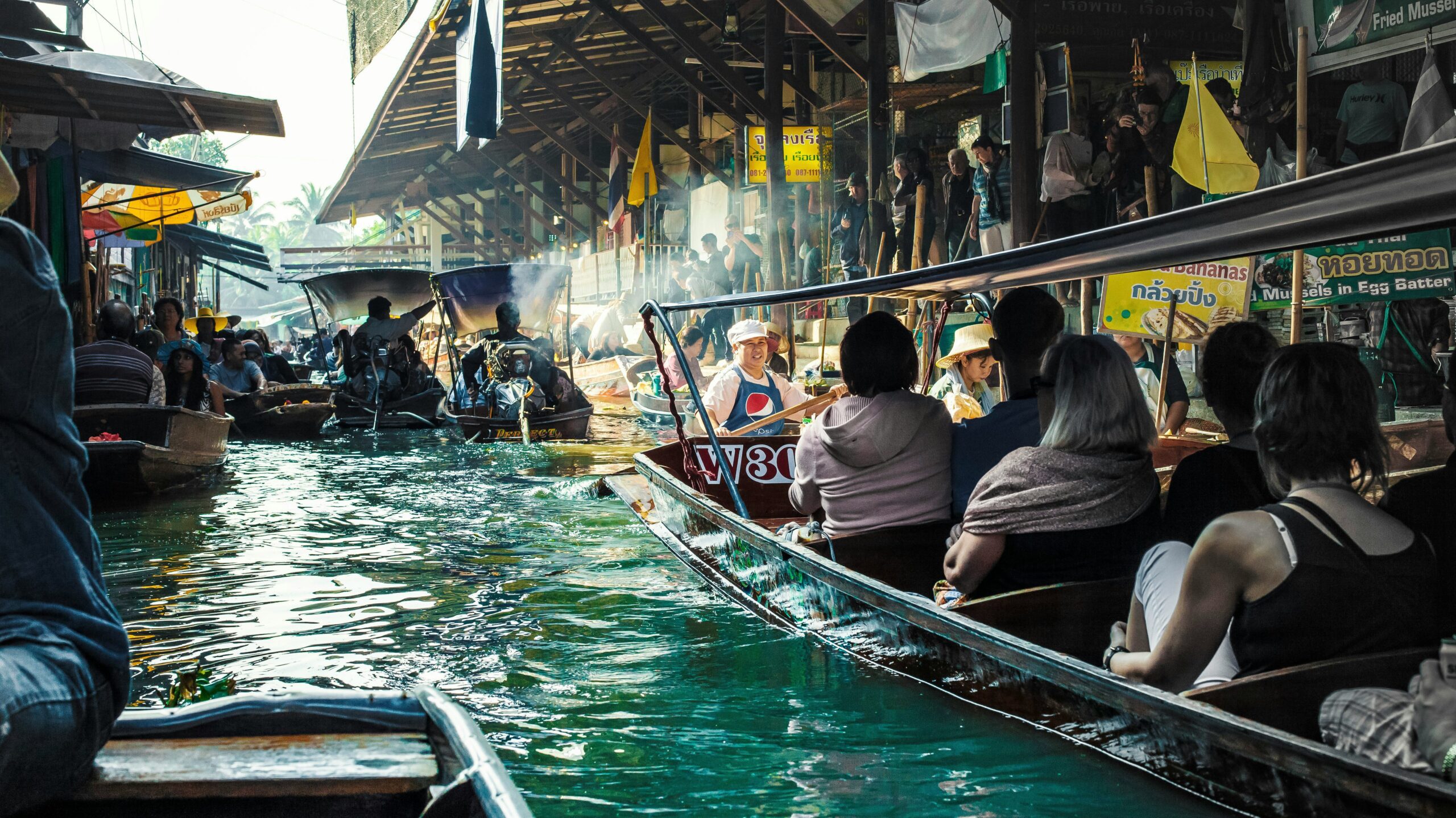 floating market at Damnoen Saduak, Thailand