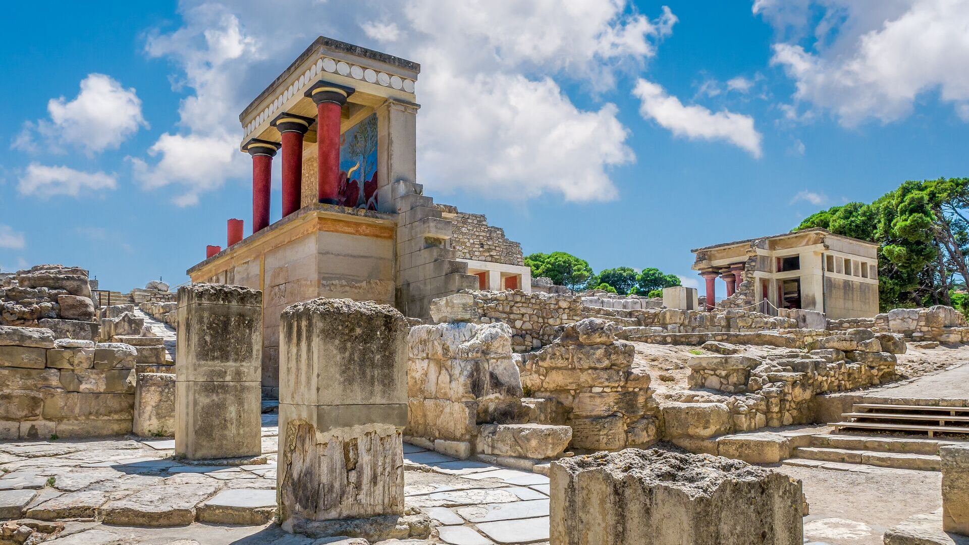 knossos palace in crete