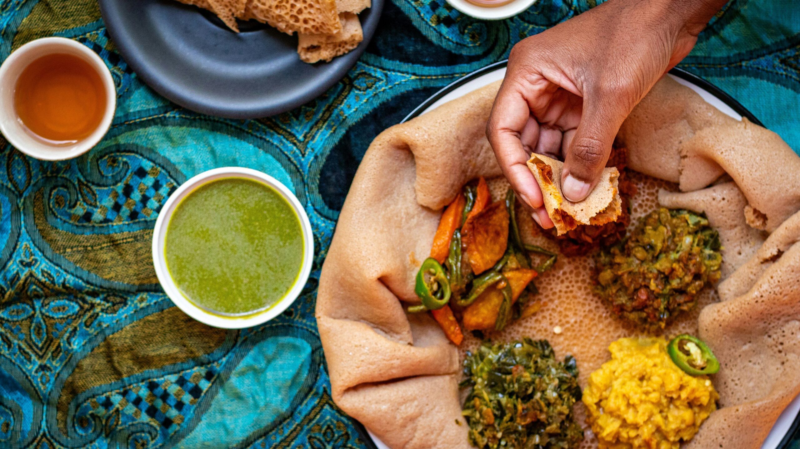tanzanian food eaten with right hand