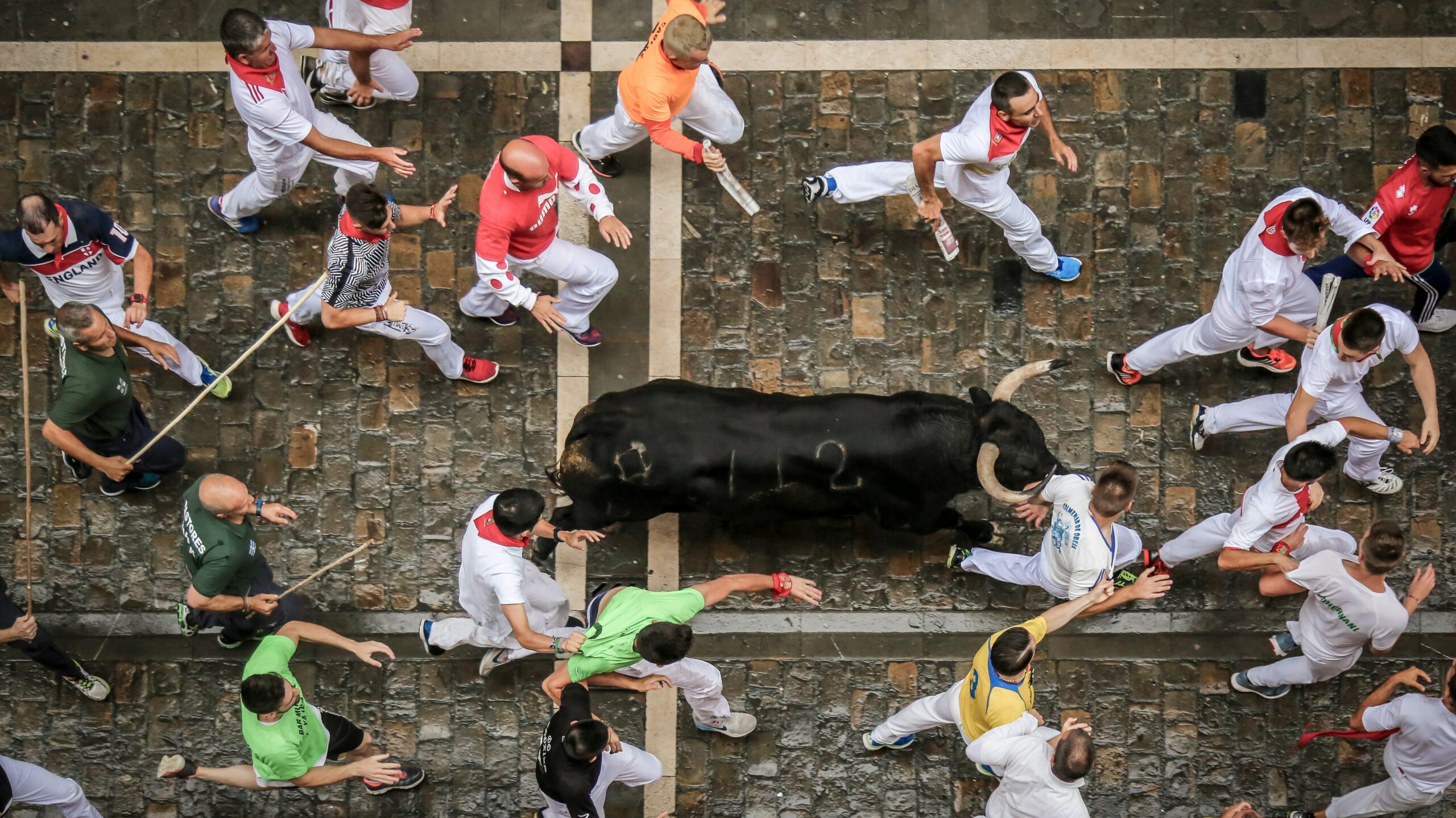 running of the bulls from above in pamplona