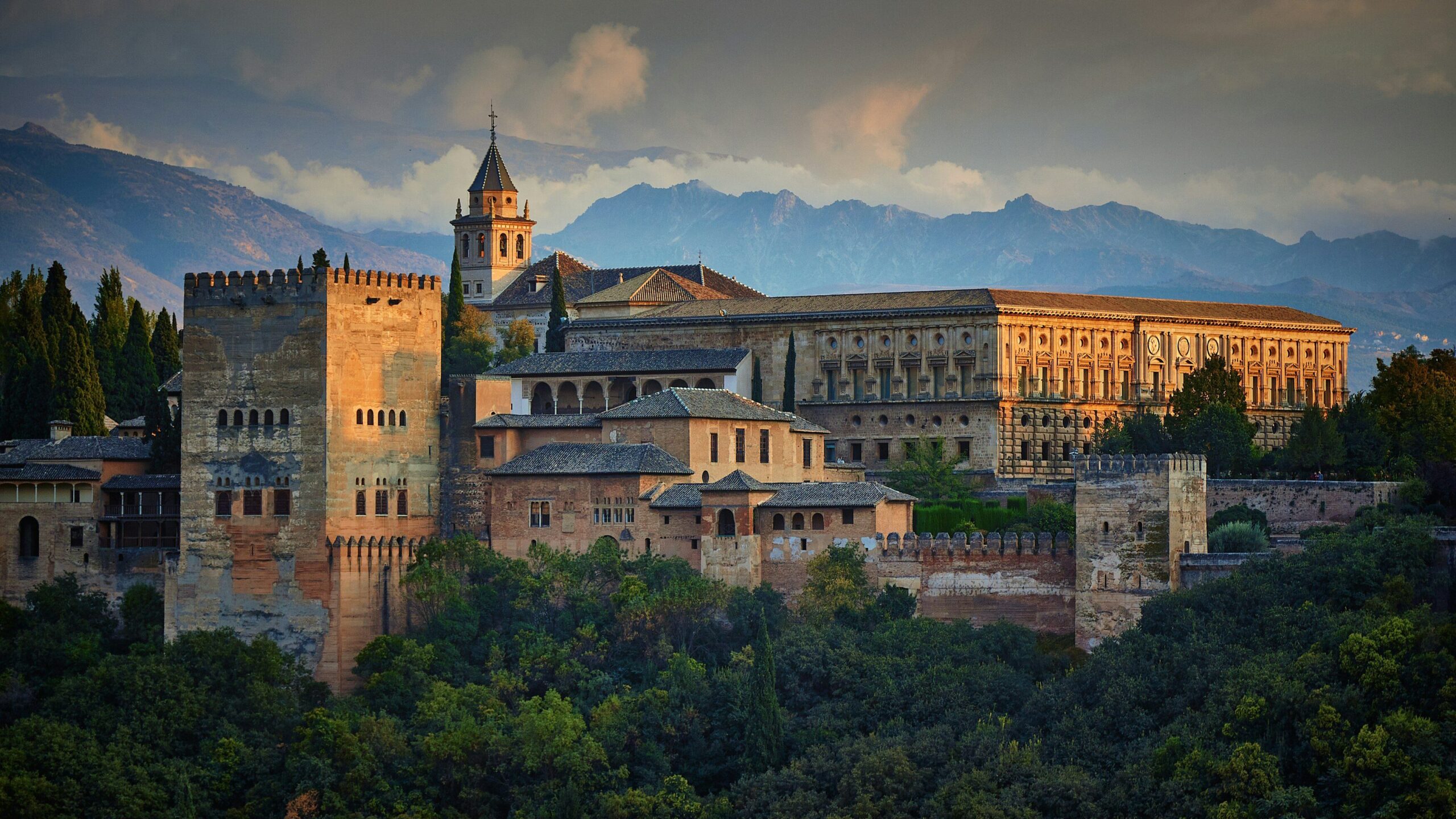 alhambra palace at sunset