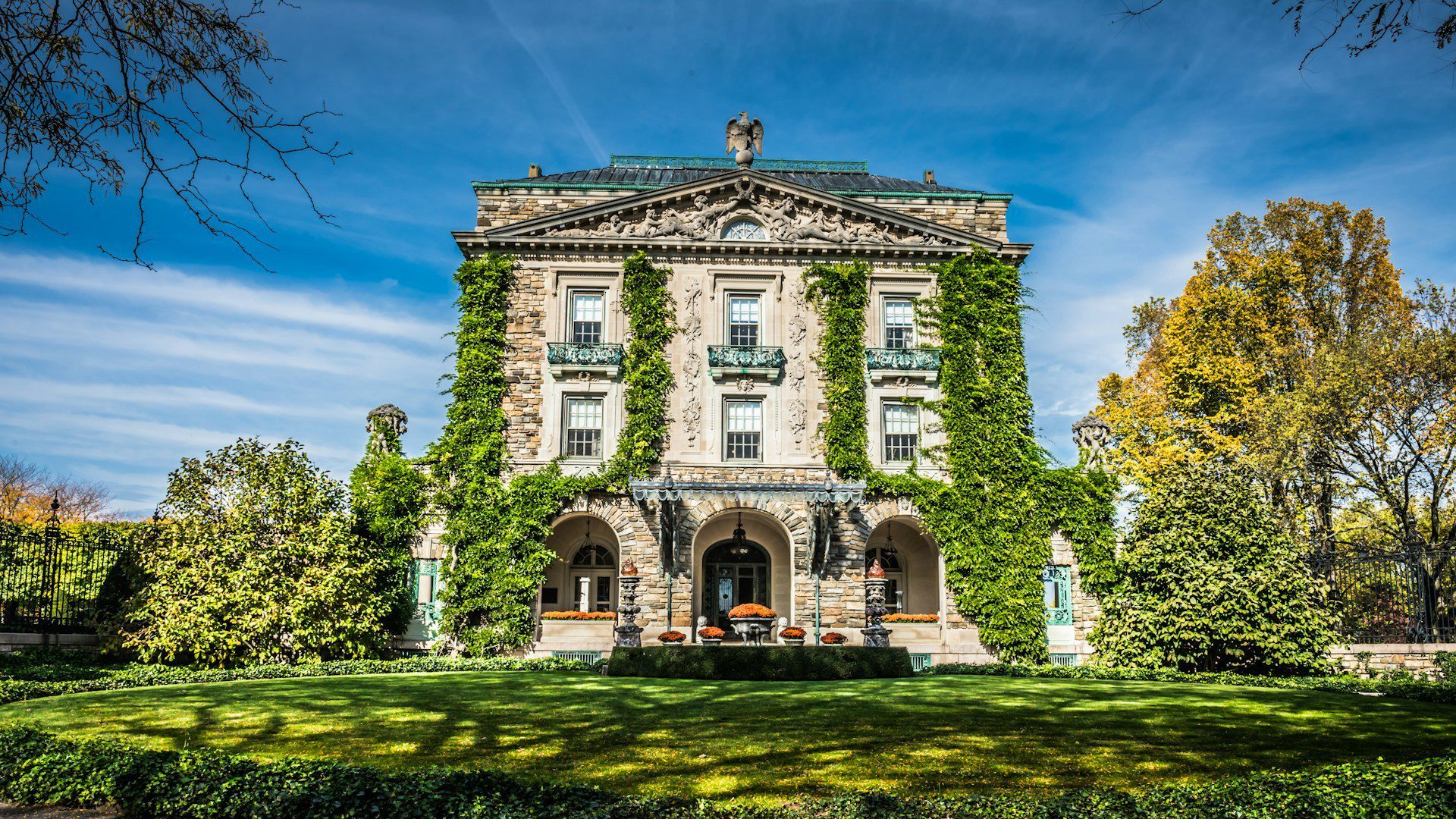 Large manor house in Sleepy Hollow, NY