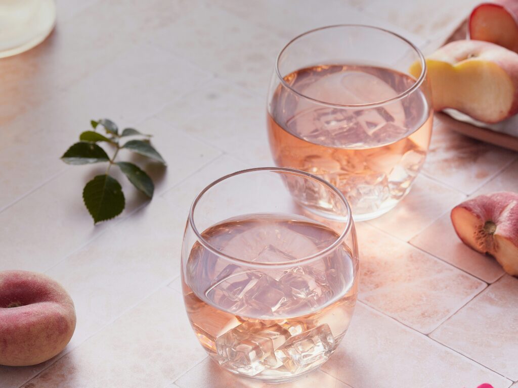 A glass of rosé with ice