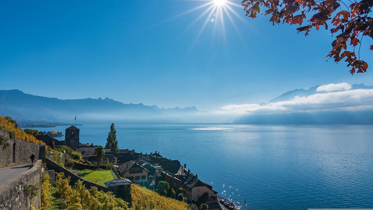 View over Lake Geneva in the sunshine