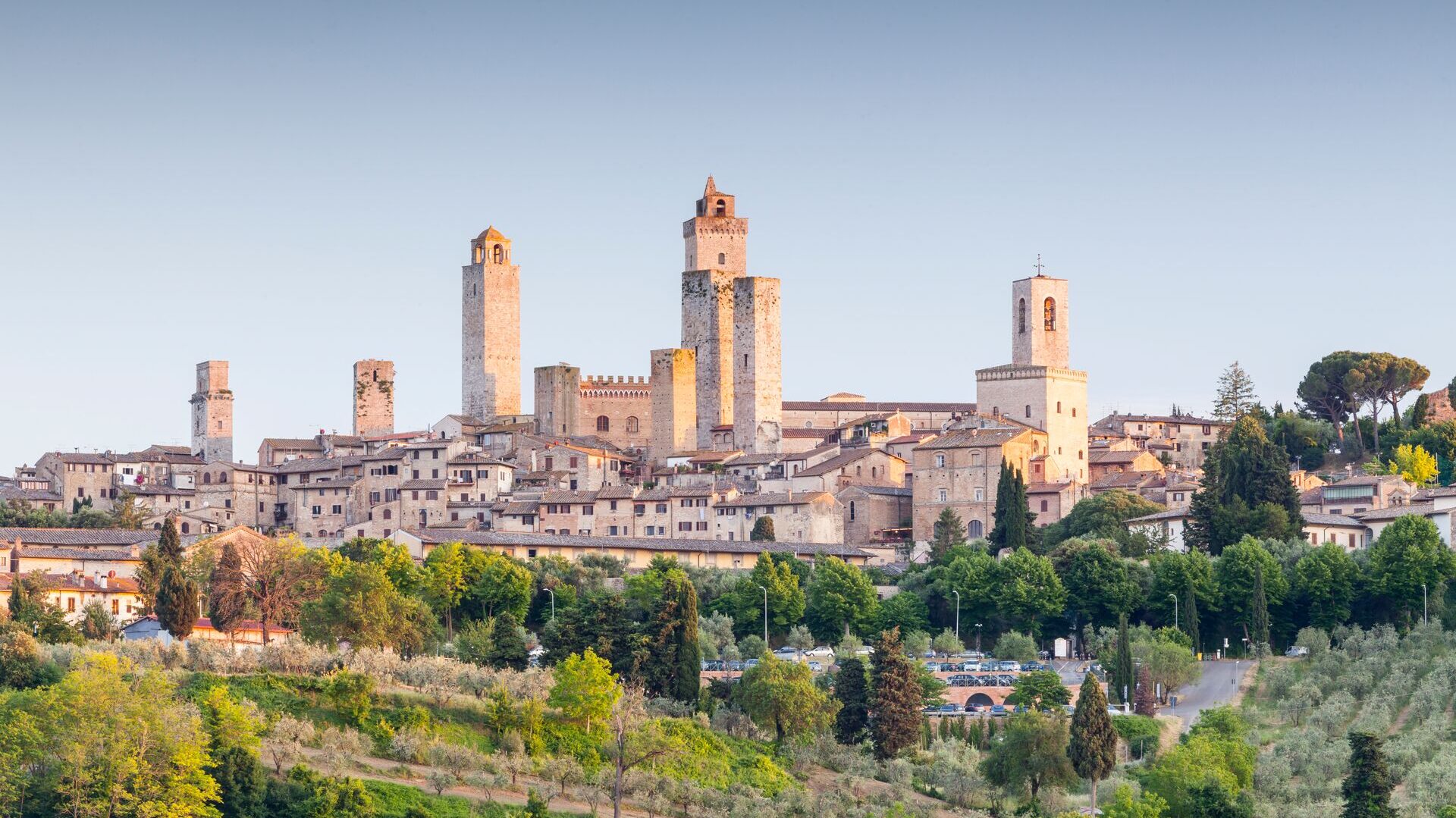  San Gimignano in tuscany
